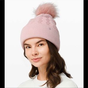 Lululemon Sherpa Weave Pom Beanie